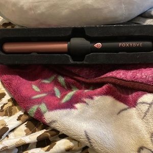 Foxy bae rose gold curling wand